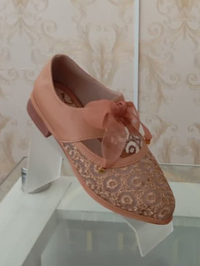Baleta de encaje con cinta de organza, calzado en El Baúl de la Moda, Jamundí
